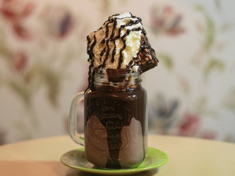 Milkshake at Wonderland Cafe